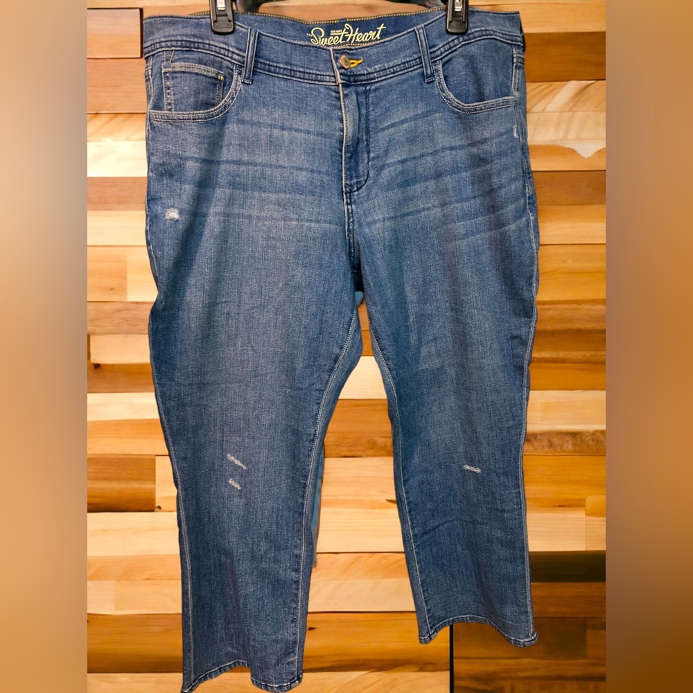 Old Navy The Sweetheart Distressed Jean Size 14